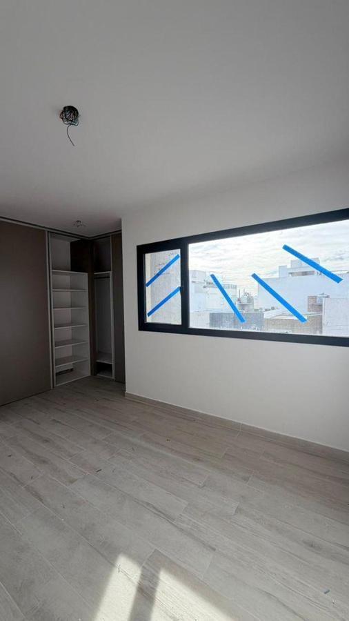 Foto de VENTA TRIPLEX DOS DORMITORIOS A ESTRENAR BAHIA BLANCA, imagen 2