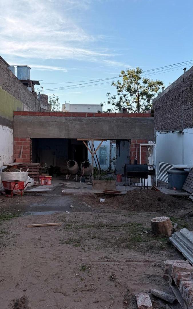 Foto de Casa/Terreno con CONSTRUCCION A TERMINAR EN BARRIO NAPOSTA, imagen 3