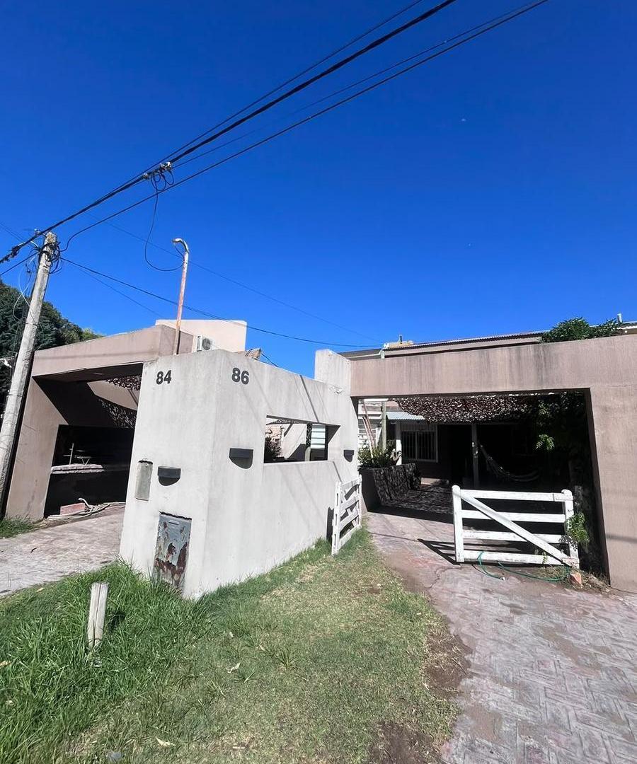 Foto de VENTA COMPLEJO DE DOS DUPLEX A 50 MTS DEL MAR MONTE HERMOSO, imagen 2