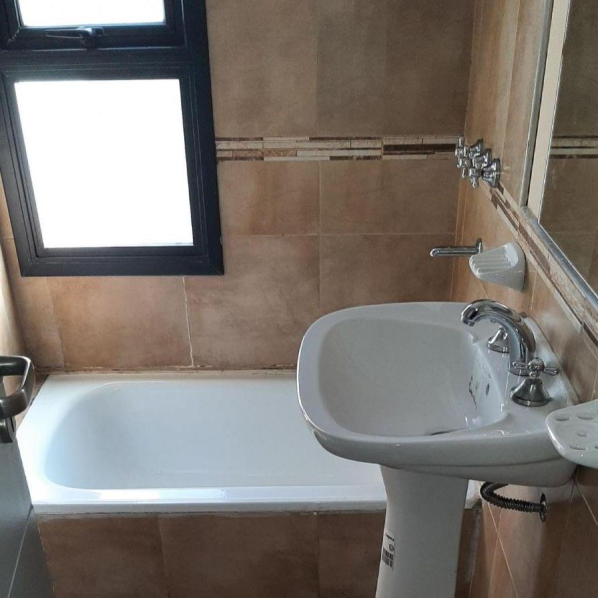 Venta Dpto 2 Dorm Arguello Village C/ 2 Cocheras 1