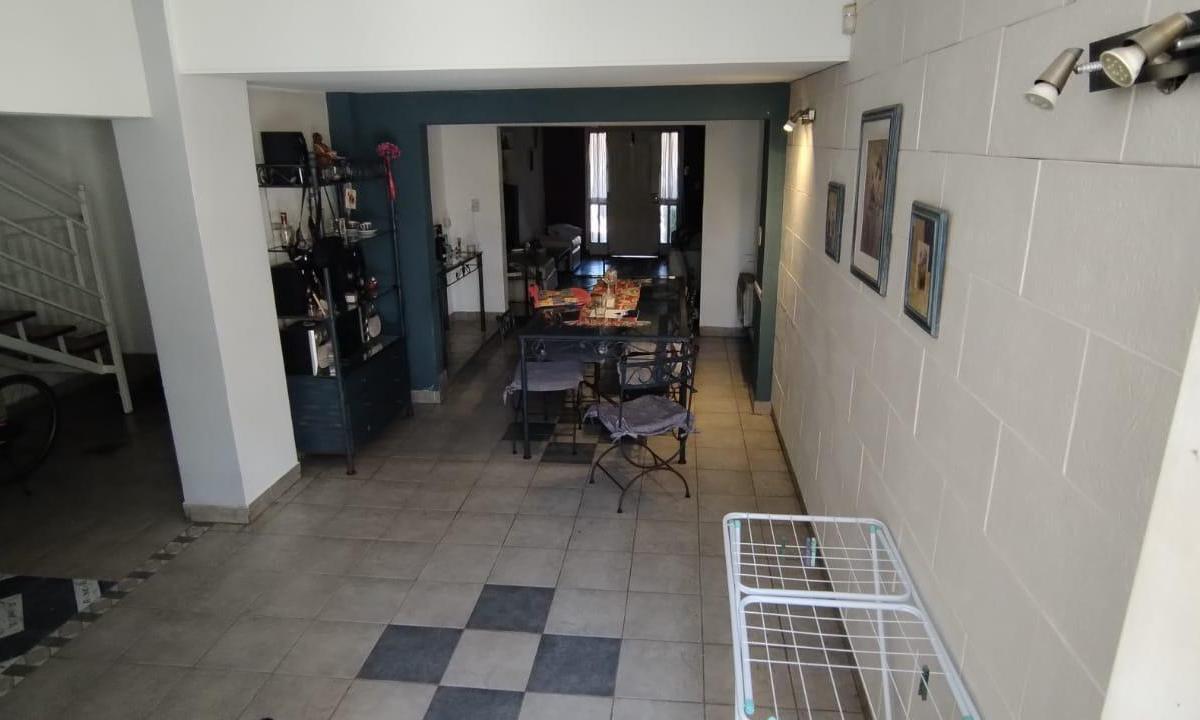 Venta Casa 4 Ambientes + Local en San Miguel 1
