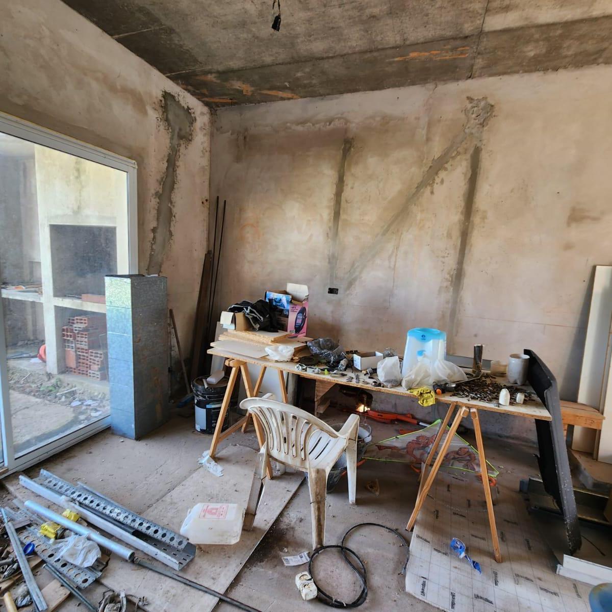 Foto de VENTA CASA 5 AMBIENTES CON GALERÍA, PARRILLA Y PILETA - BARRIO SAN, imagen 2