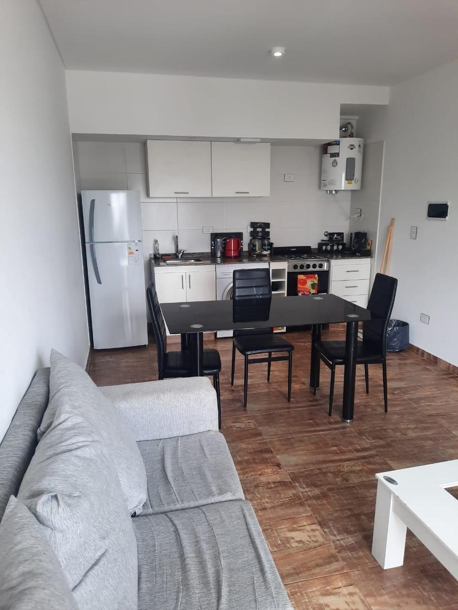 Venta Departamento 2 Ambientes con Balcón en 6to Piso 3