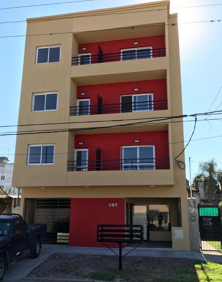 VENTA DEPARTAMENTO 2 AMBIENTES CON COCHERA - en San Miguel