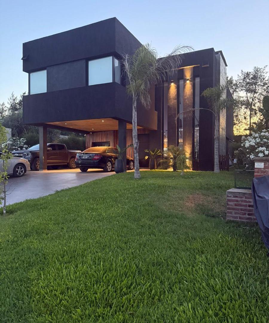 Venta Casa 5 ambientes en Barrio privado Alvear de Benavidez