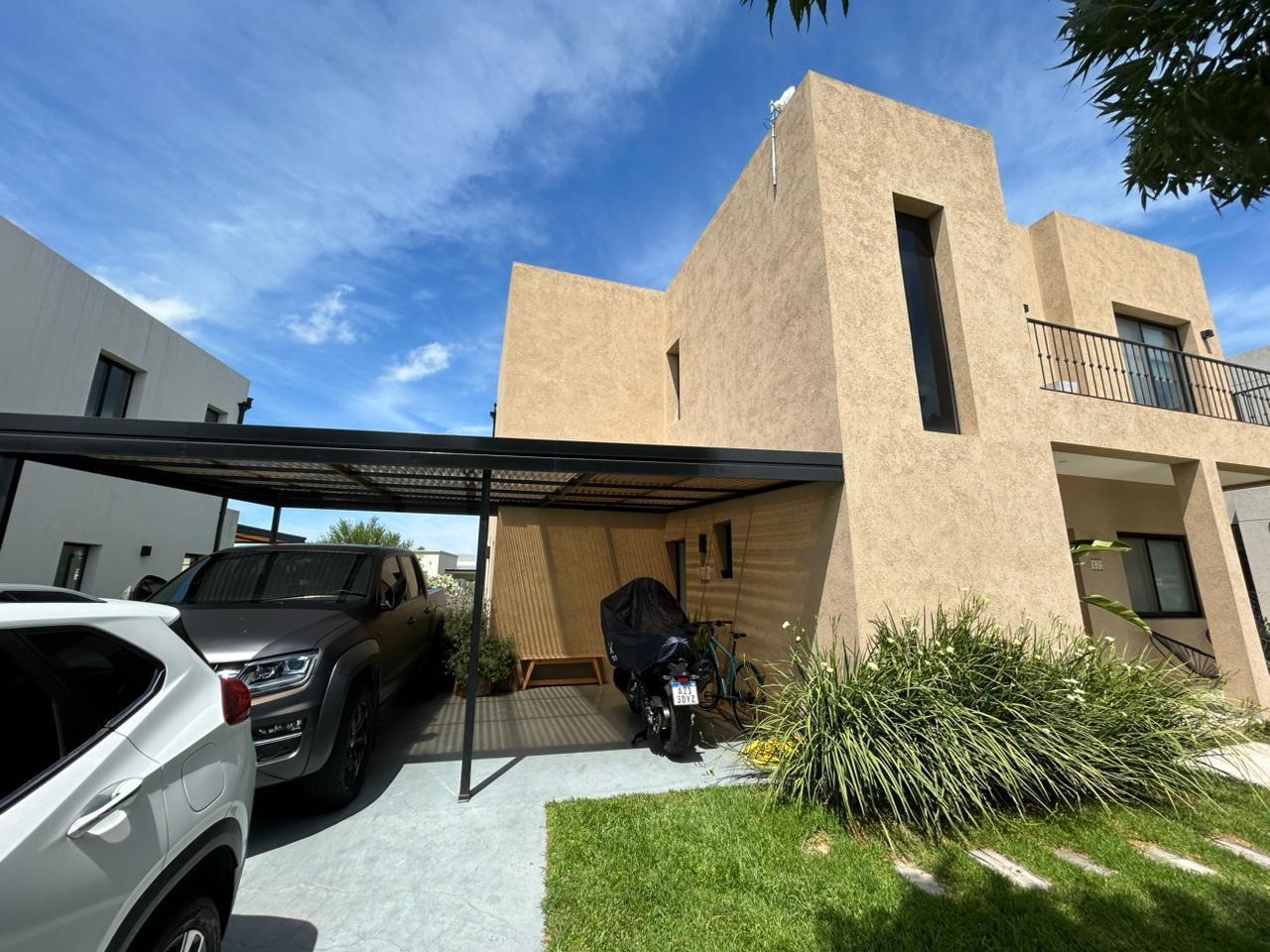Venta casa 5 ambientes con Pileta - Barrio Privado Santo Tomás, Pilar