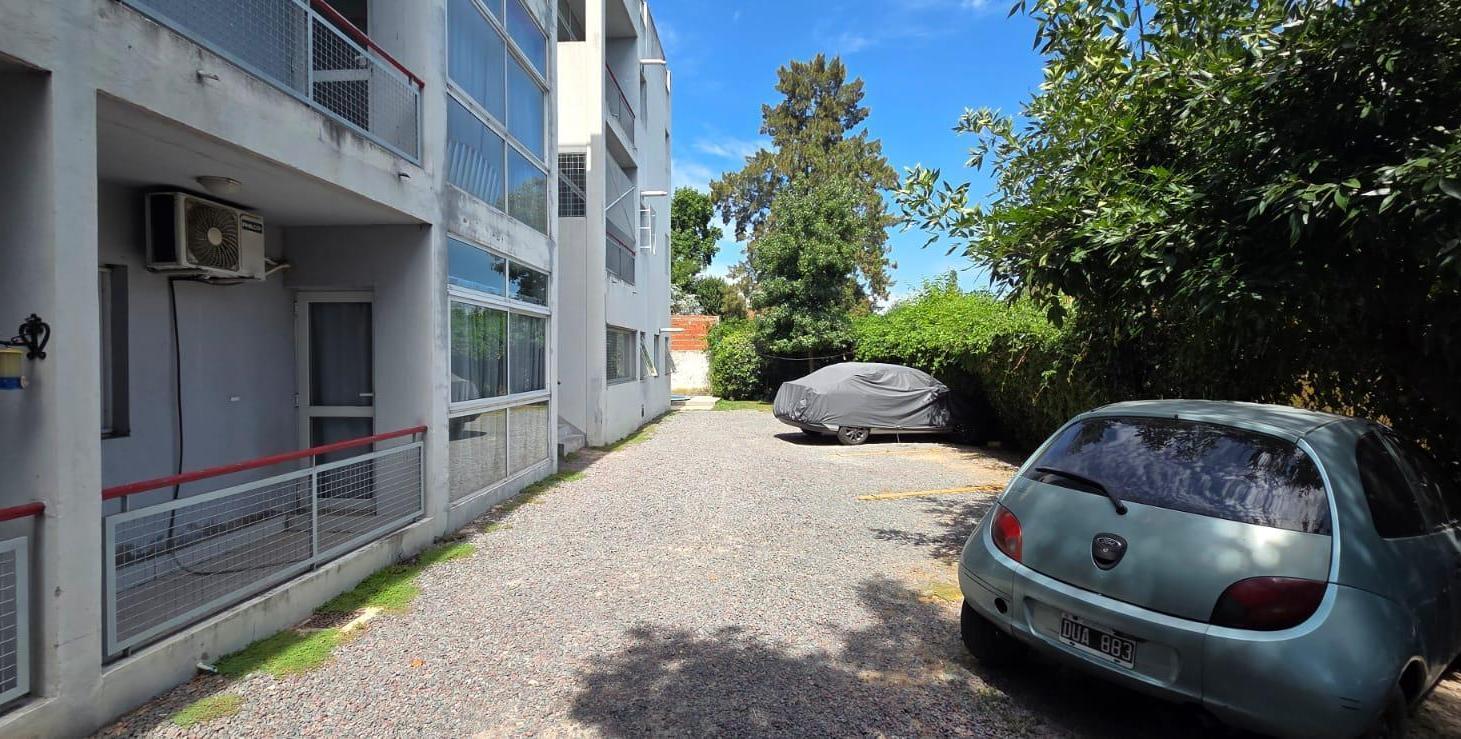 Venta departamento 2 ambientes - villa morra