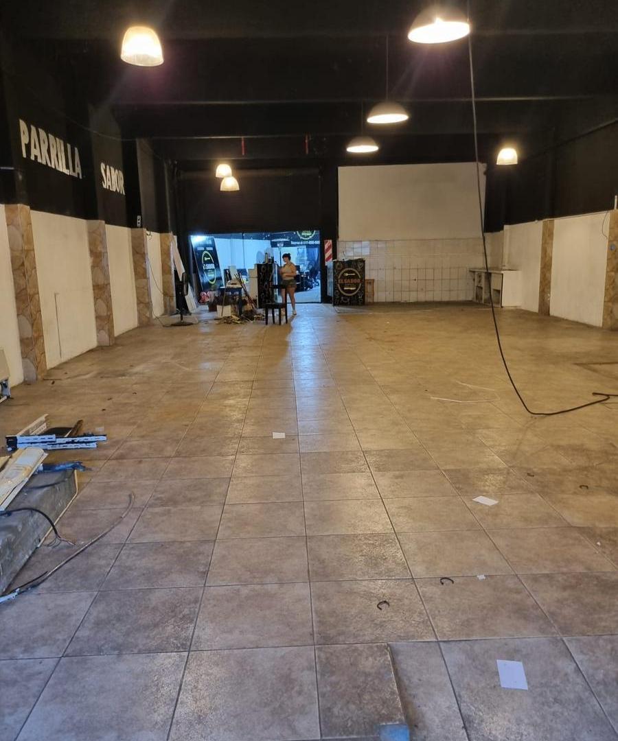 Foto de Venta Local - en Pablo Nogues, imagen 2