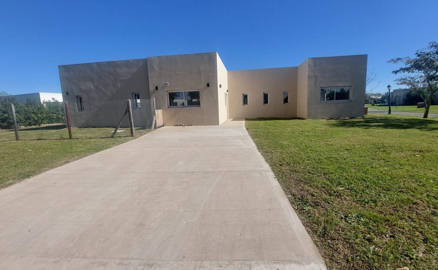 Venta Casa 4 ambientes con 189.54m2 en Barrio Santa Emilia, Pilar del Este