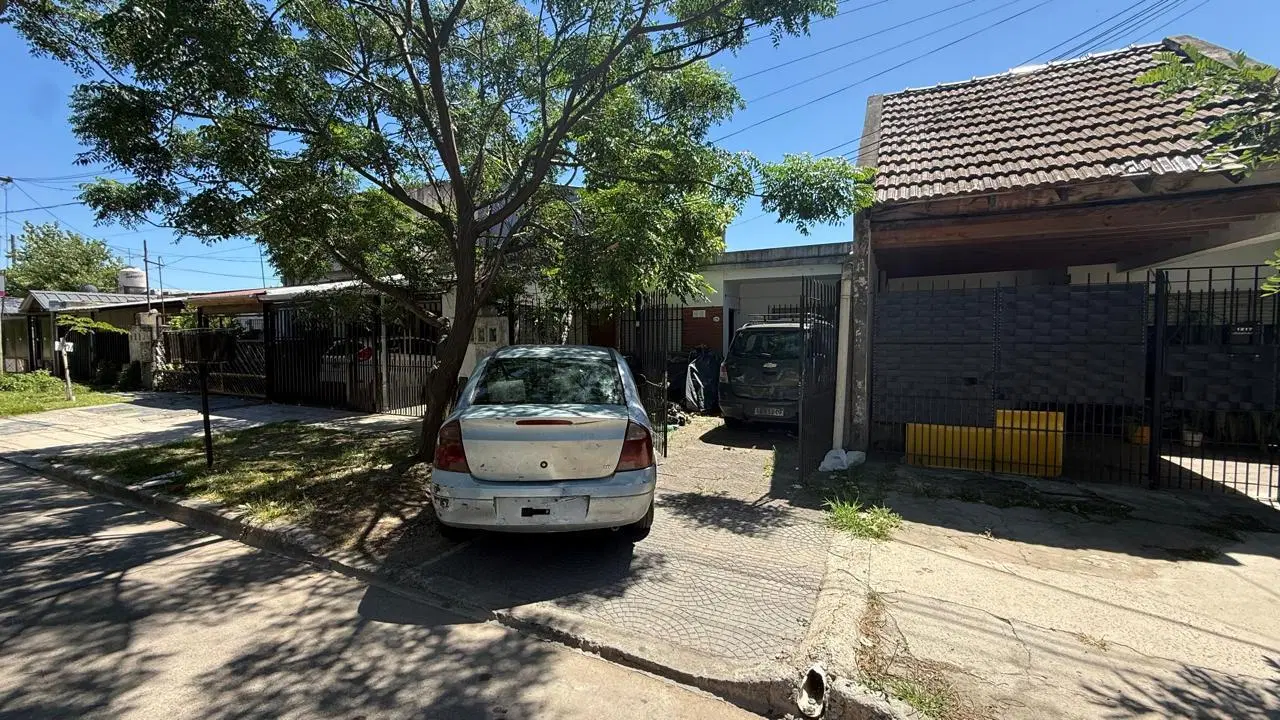 Venta Casa - en Hurlingham 3