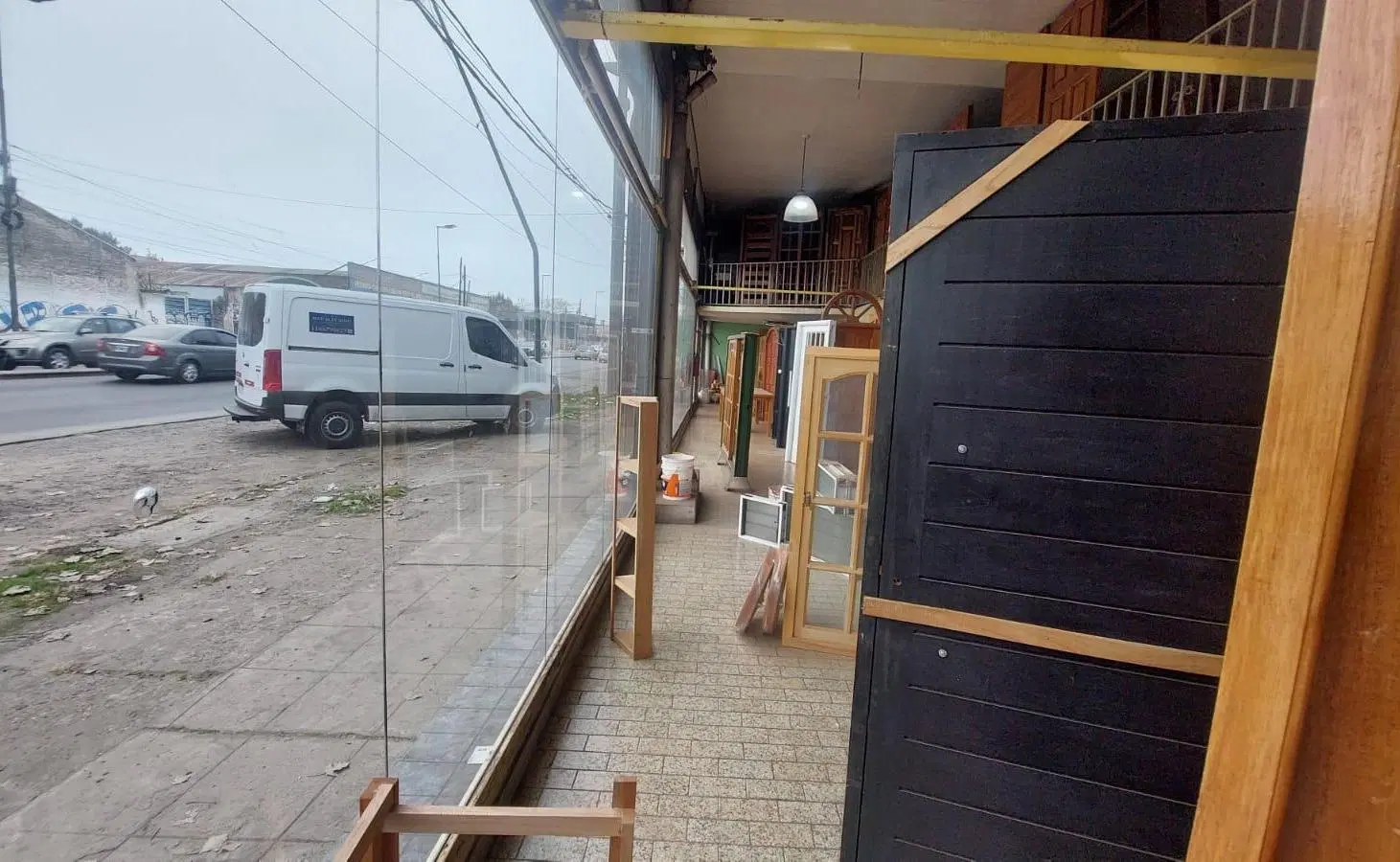 Alquiler de local comercial deposito - Malvinas Argentinas 2