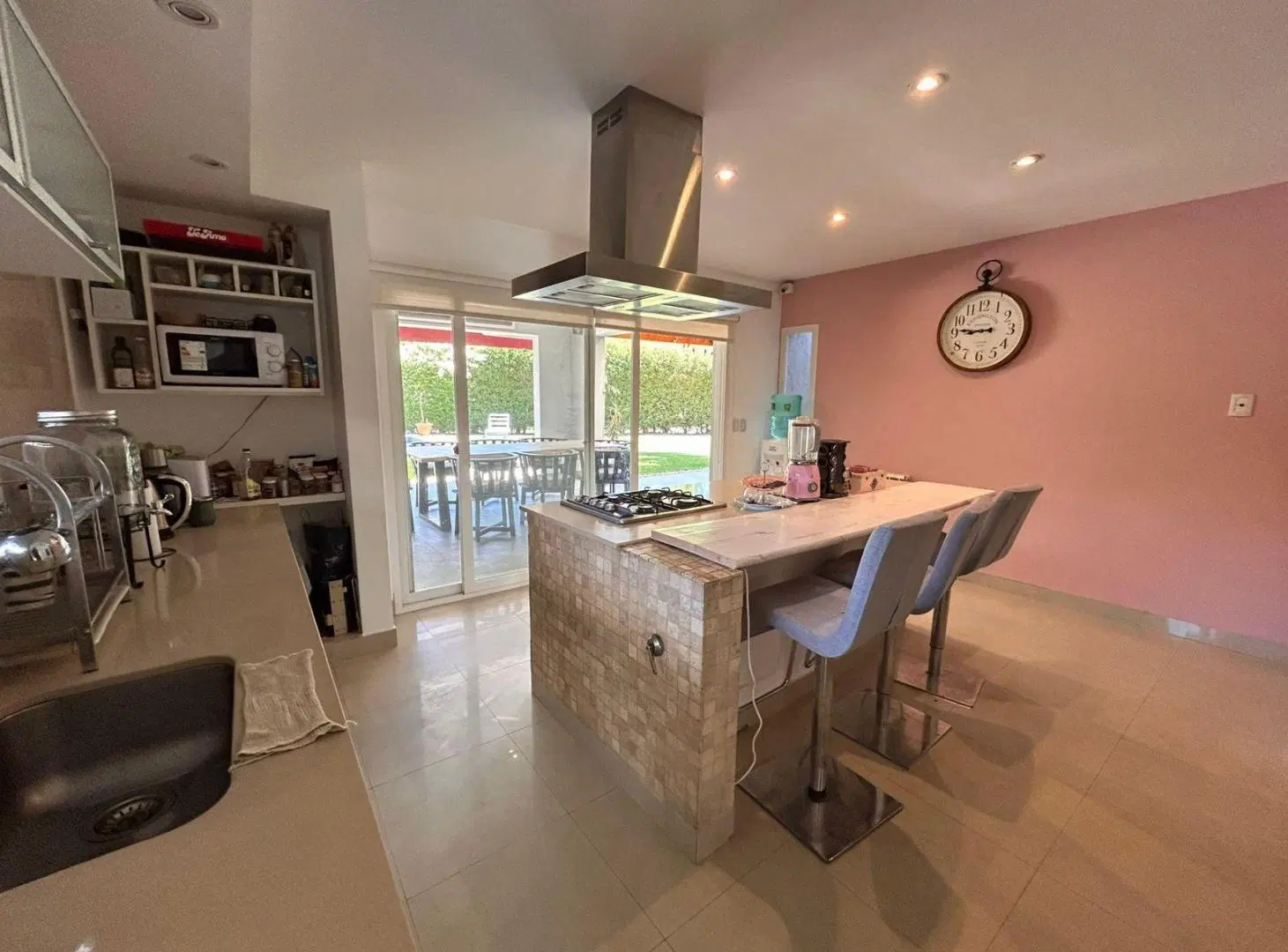 VENTA CASA 7 AMBIENTES  PILETA Y PARQUE - VILLANUEVA SANTA CATALINA 3