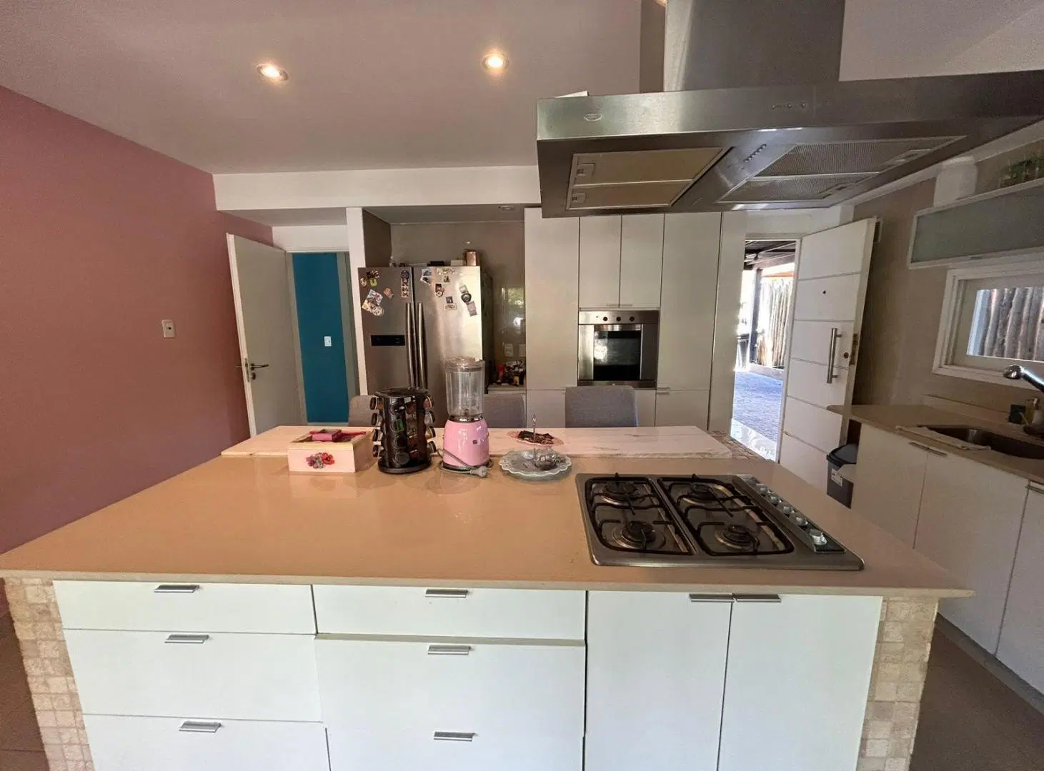 VENTA CASA 7 AMBIENTES  PILETA Y PARQUE - VILLANUEVA SANTA CATALINA 2