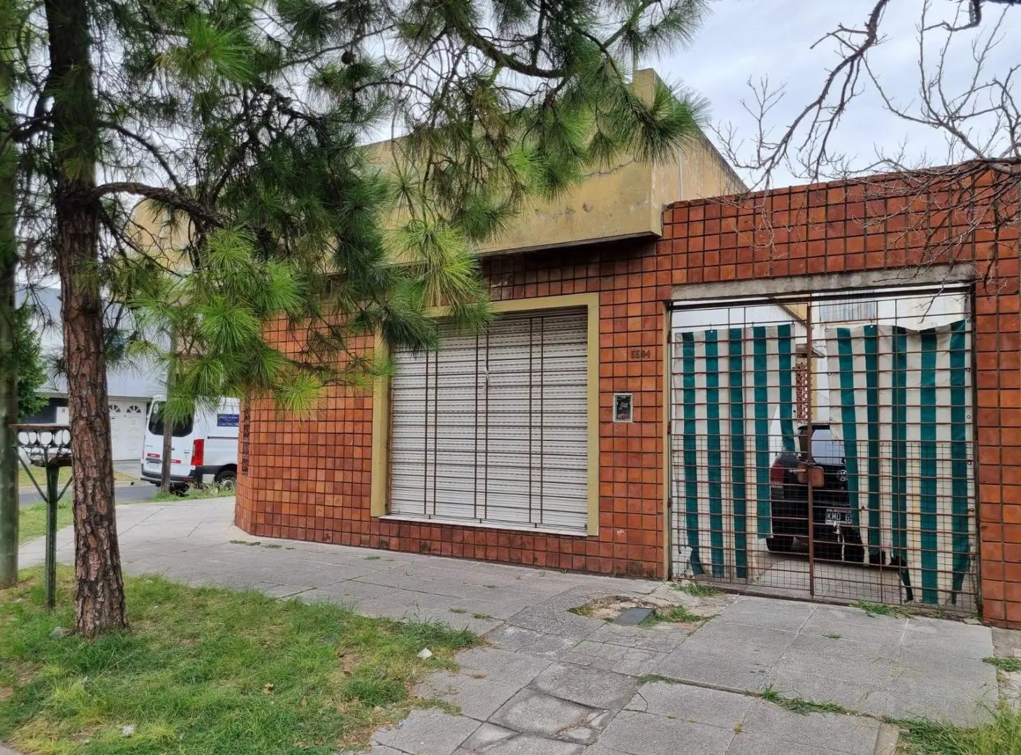 Venta Casa 3 ambientes con cochera - Villa Bosch 5
