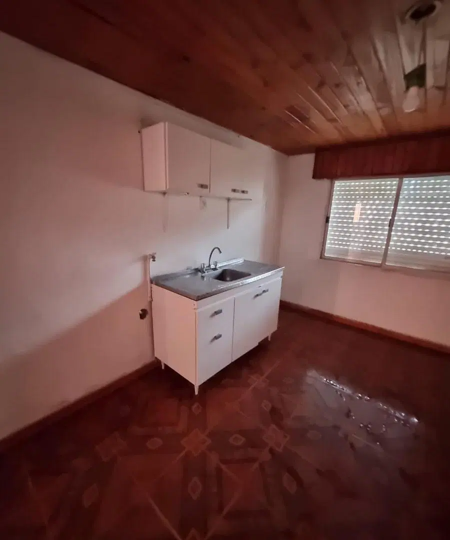 VENTA 2 CASAS DE 3 AMBIENTES MAS LOCAL - MARIANO ACOSTA , MERLO 5