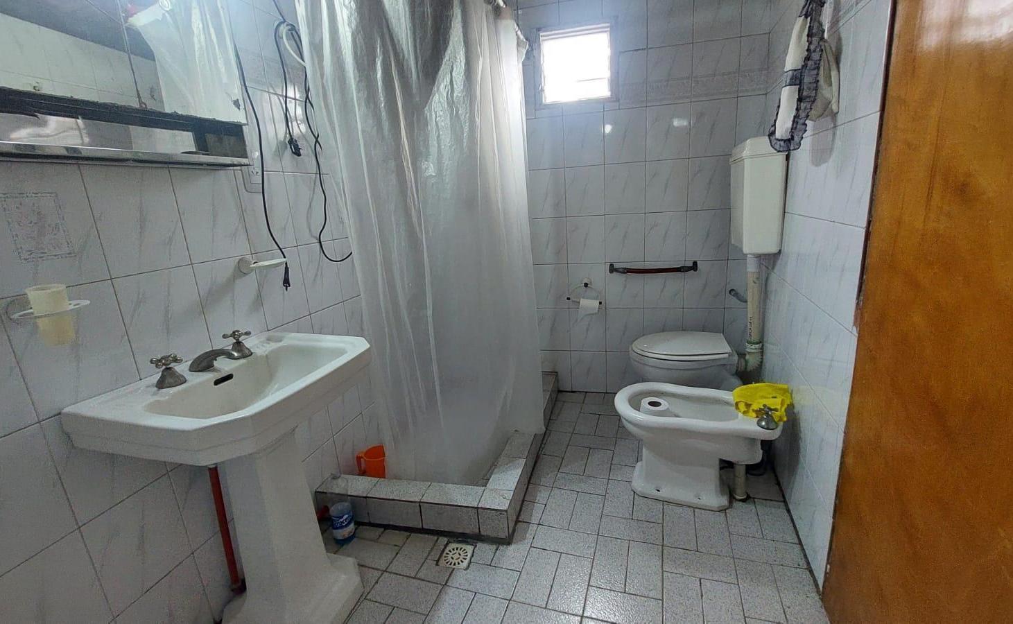 Foto de VENTA CASA 3 AMBIENTES - COCHERA Y JARDIN - JOSE C PAZ, imagen 5
