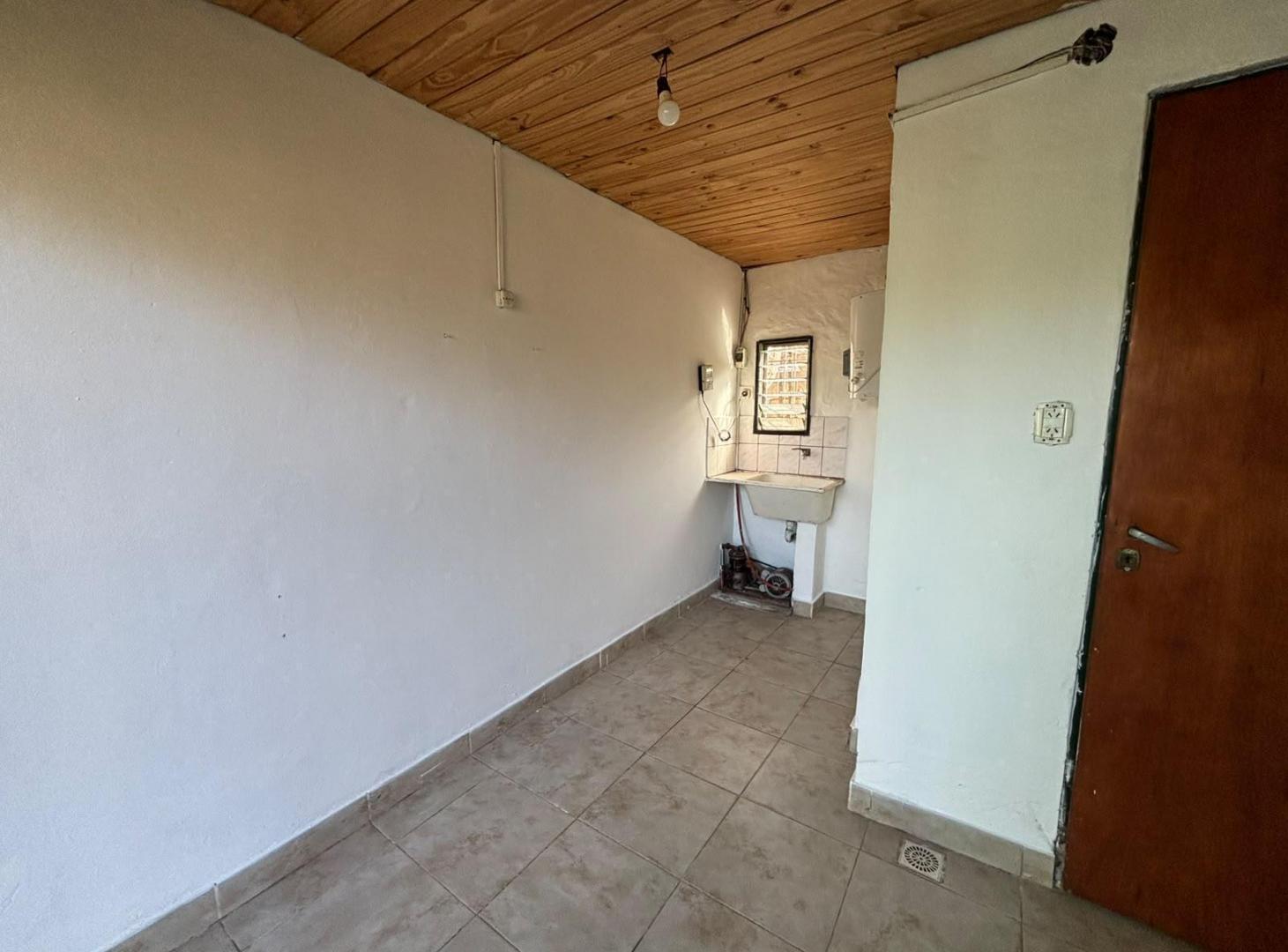 Foto de Venta casa 3 ambientes - Jose C Paz, imagen 2