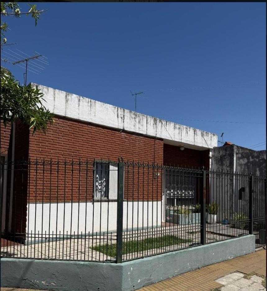 Foto de Venta casa 3 ambientes + departamento al fondo - Muñiz , San Miguel, imagen 1