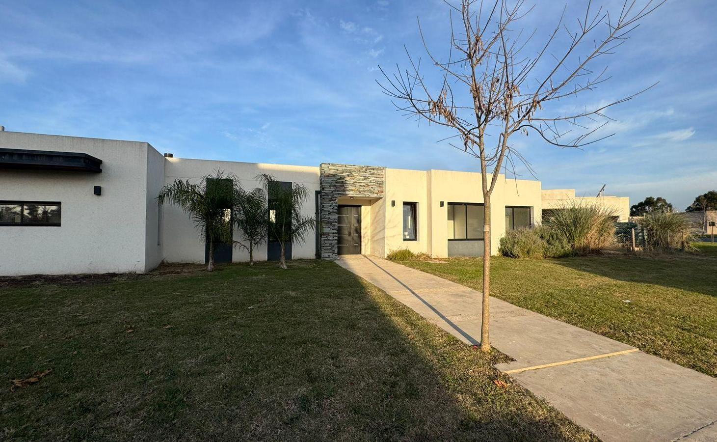 Foto de VENTA CASA 4 AMBIENTES - BARRIO SANTO TOMAS, imagen 3
