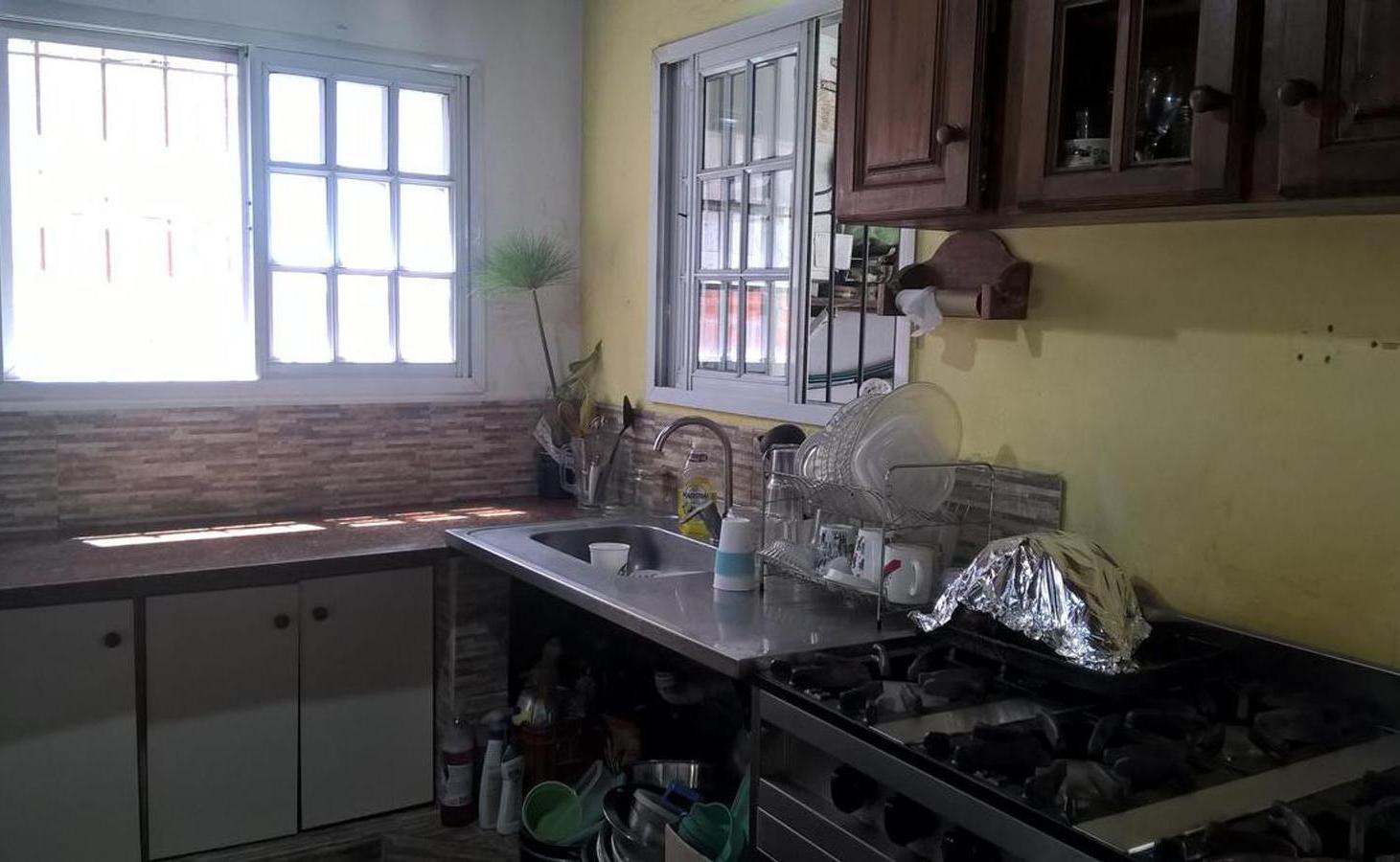 Foto de VENTA CASA 4 AMBIENTES - JOSE C PAZ, imagen 1