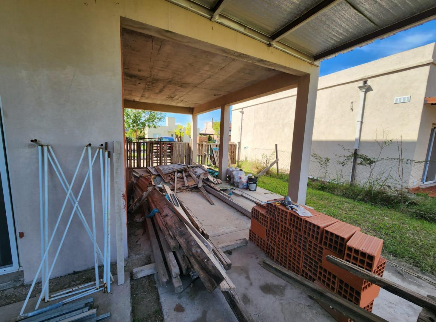 Foto de VENTA CASA 5 AMBIENTES CON GALERÍA, PARRILLA Y PILETA - BARRIO SAN, imagen 2