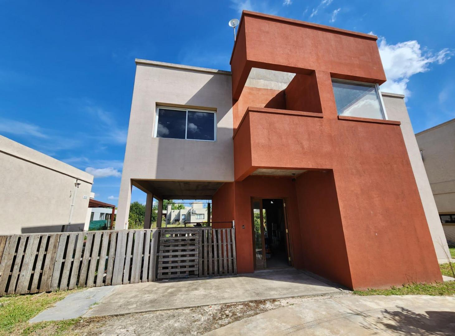 Foto de VENTA CASA 5 AMBIENTES CON GALERÍA, PARRILLA Y PILETA - BARRIO SAN, imagen 4