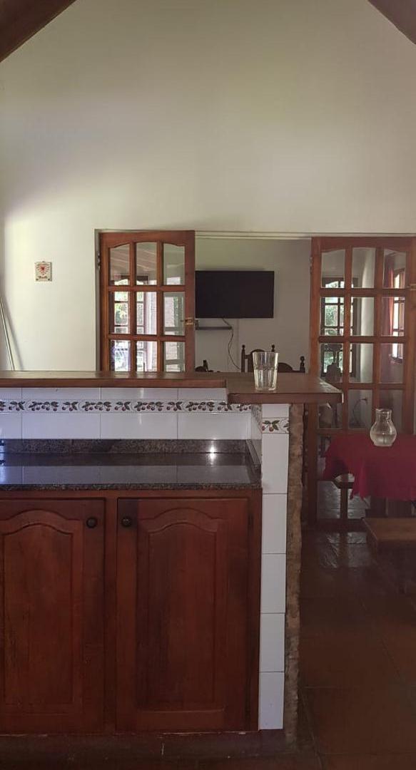 Foto de Venta casa 5 ambientes con galeria y pileta - Barrio Parque Peró, Del, imagen 1