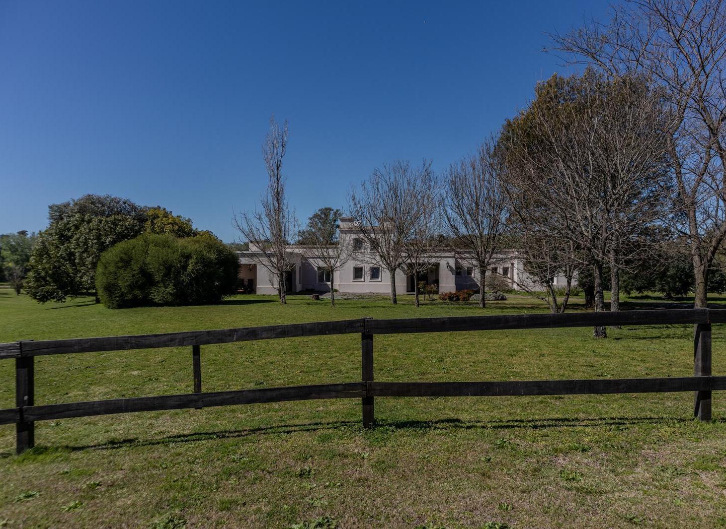 Foto de Venta Casa 6 AMBIENTES con pileta - Quebradas Villa Rural Baradero, imagen 4