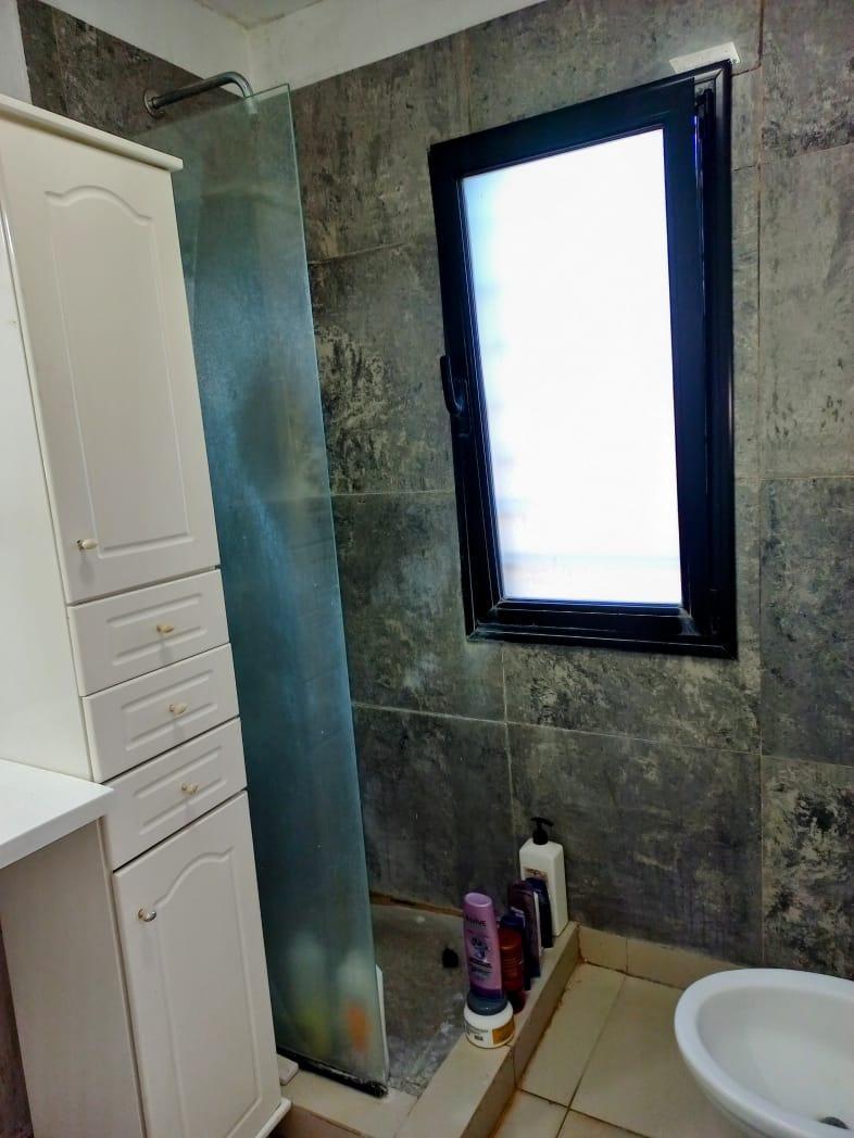 Foto de Venta casa 4 ambientes con pileta en barrio Tipas Blancas - Yei Porá, imagen 3