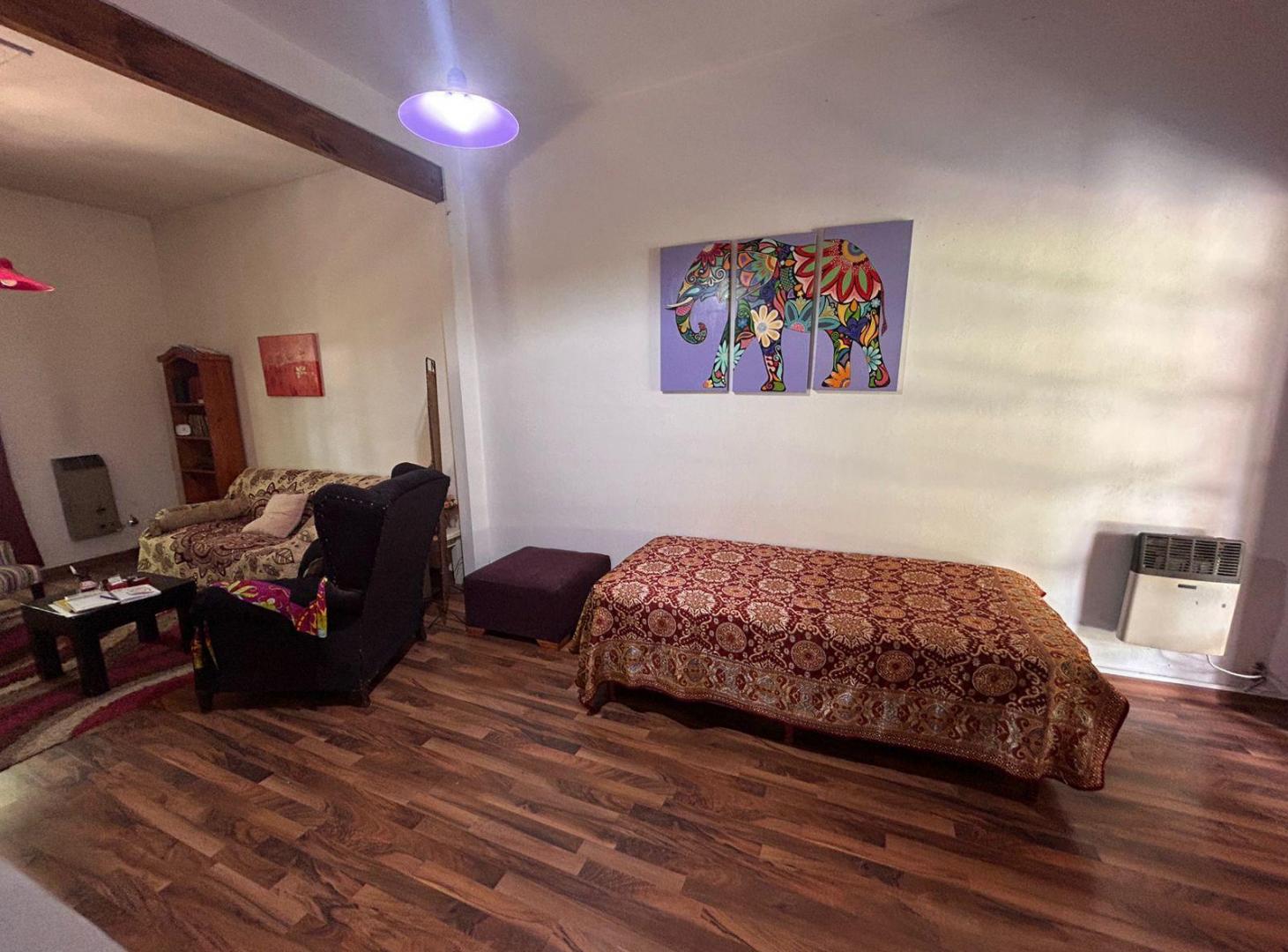 Foto de Venta casa 4 ambientes con departamento y pileta, imagen 3