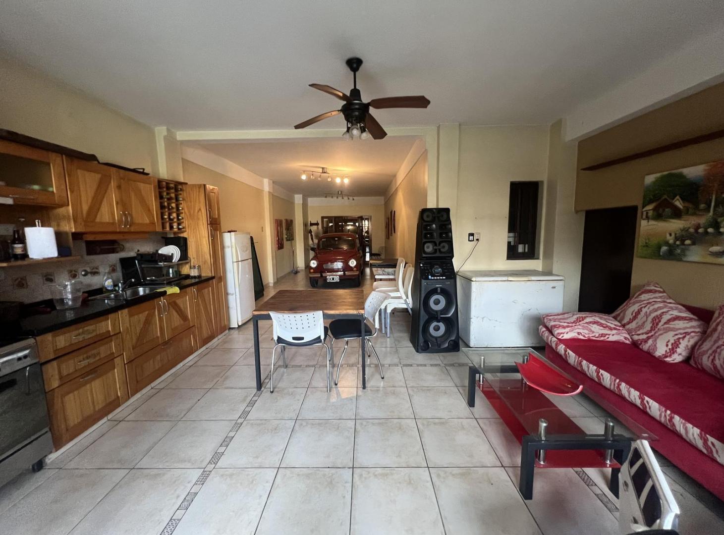 Foto de Venta casa 9 ambientes 3 plantas con quincho y pileta en Villa, imagen 5
