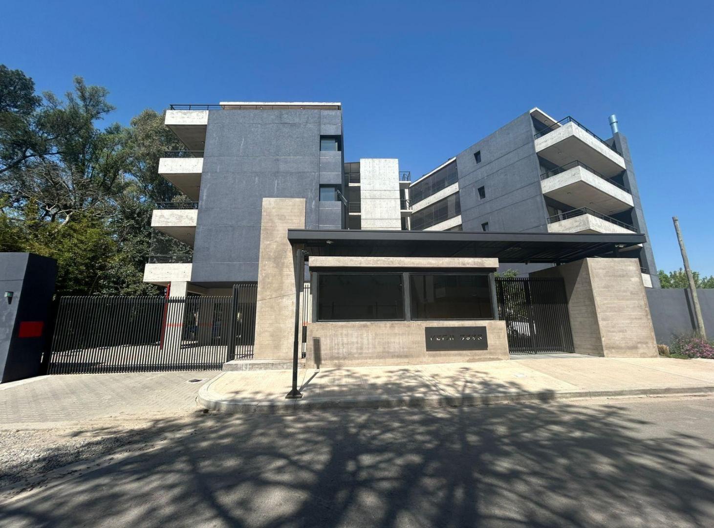 Foto de Venta monoambiente amoblado con terraza balcón y cochera - zug verdi, imagen 3