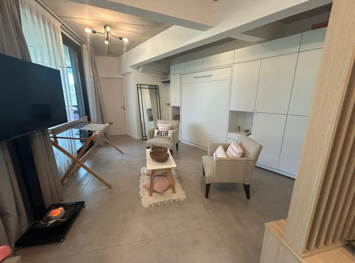 Foto de Venta monoambiente amoblado con terraza balcón y cochera - zug verdi, imagen 2