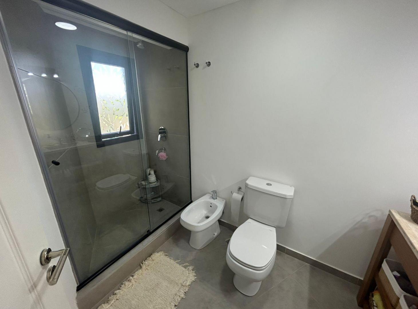 Foto de Venta monoambiente amoblado con terraza balcón y cochera - zug verdi, imagen 4