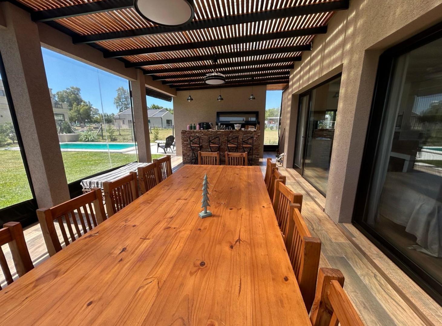 Foto de Venta Casa 4 ambientes + oficina - Barrio Privado Santo Tomas, imagen 4