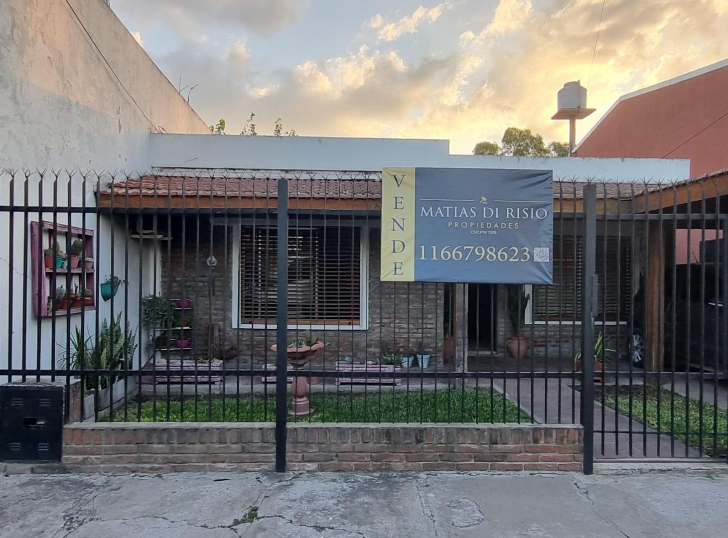 Foto de venta casa 3 ambientes jardin y parrilla - Jose c paz, imagen 5