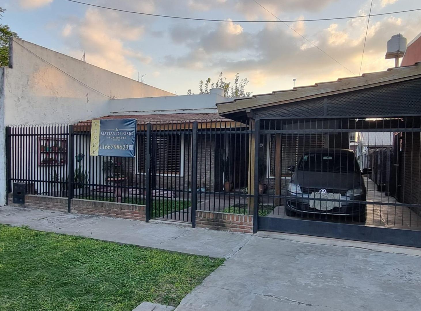 Foto de venta casa 3 ambientes jardin y parrilla - Jose c paz, imagen 1