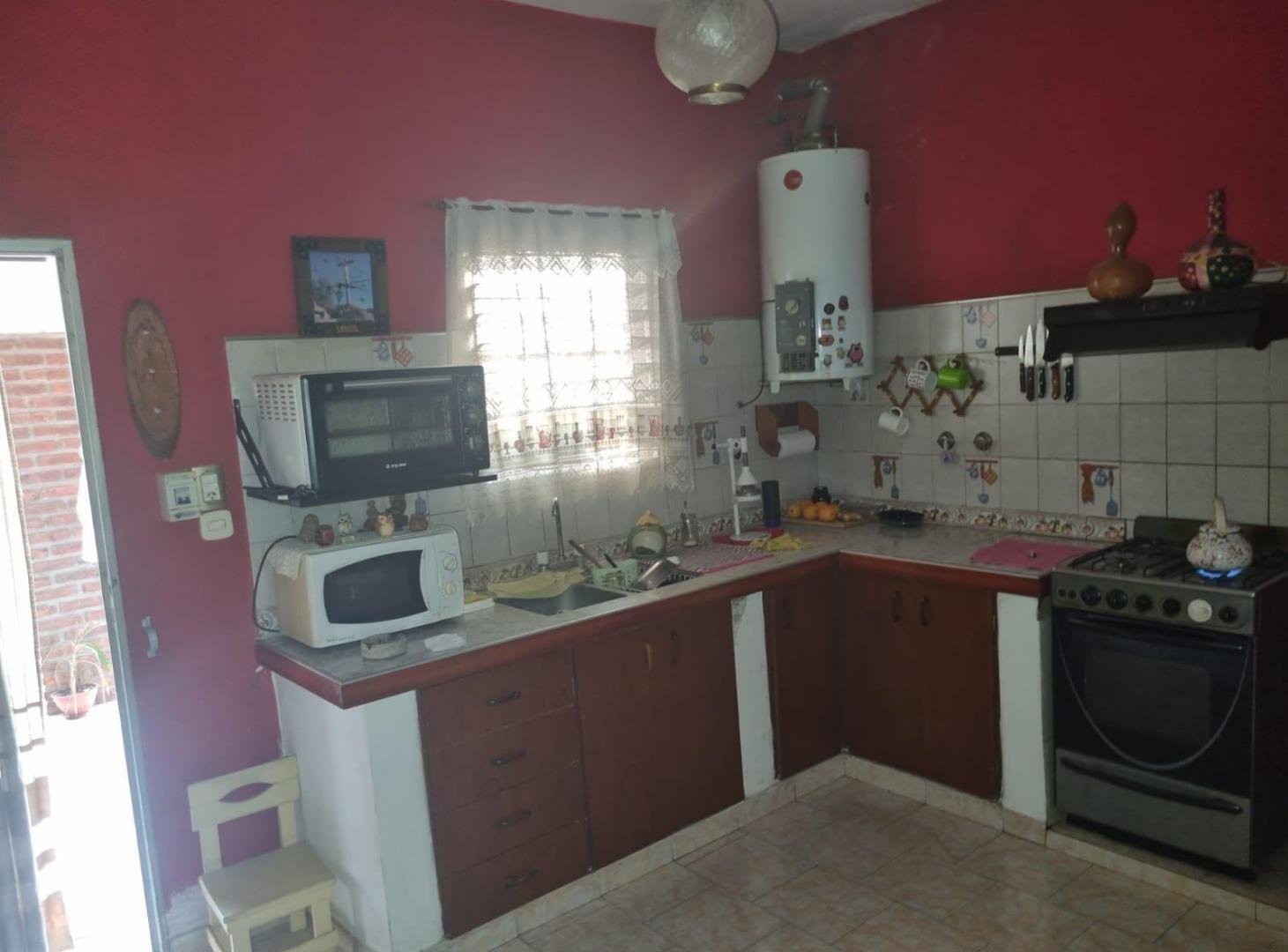 Foto de venta casa 3 ambientes jardin y parrilla - Jose c paz, imagen 2