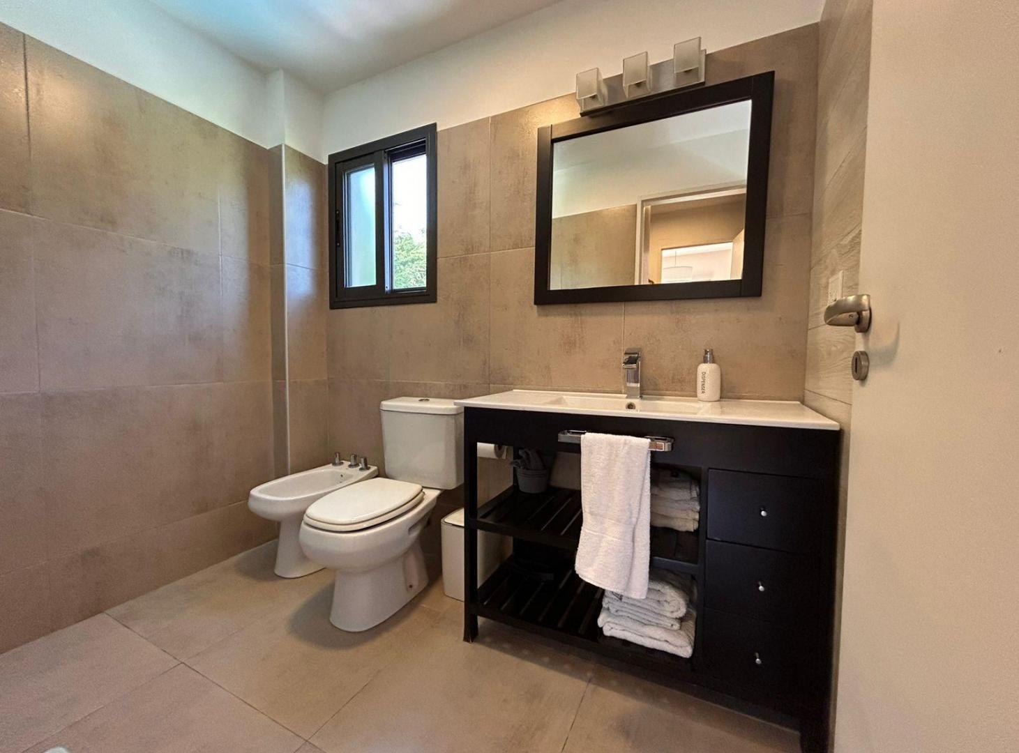 Foto de VENTA CASA 5 Amb Barrio Semicerrado Leylander APTA CREDITO - Del Viso, imagen 1