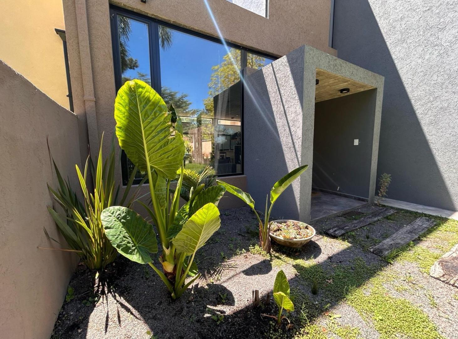 Foto de Venta casa 4 ambientes con pileta APTA CREDITO - Barrio Parque Pero, imagen 4