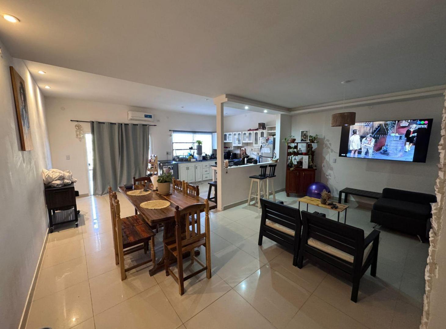 Foto de Venta Casa 4 ambientes Cochera y parque - Jose c paz, imagen 1