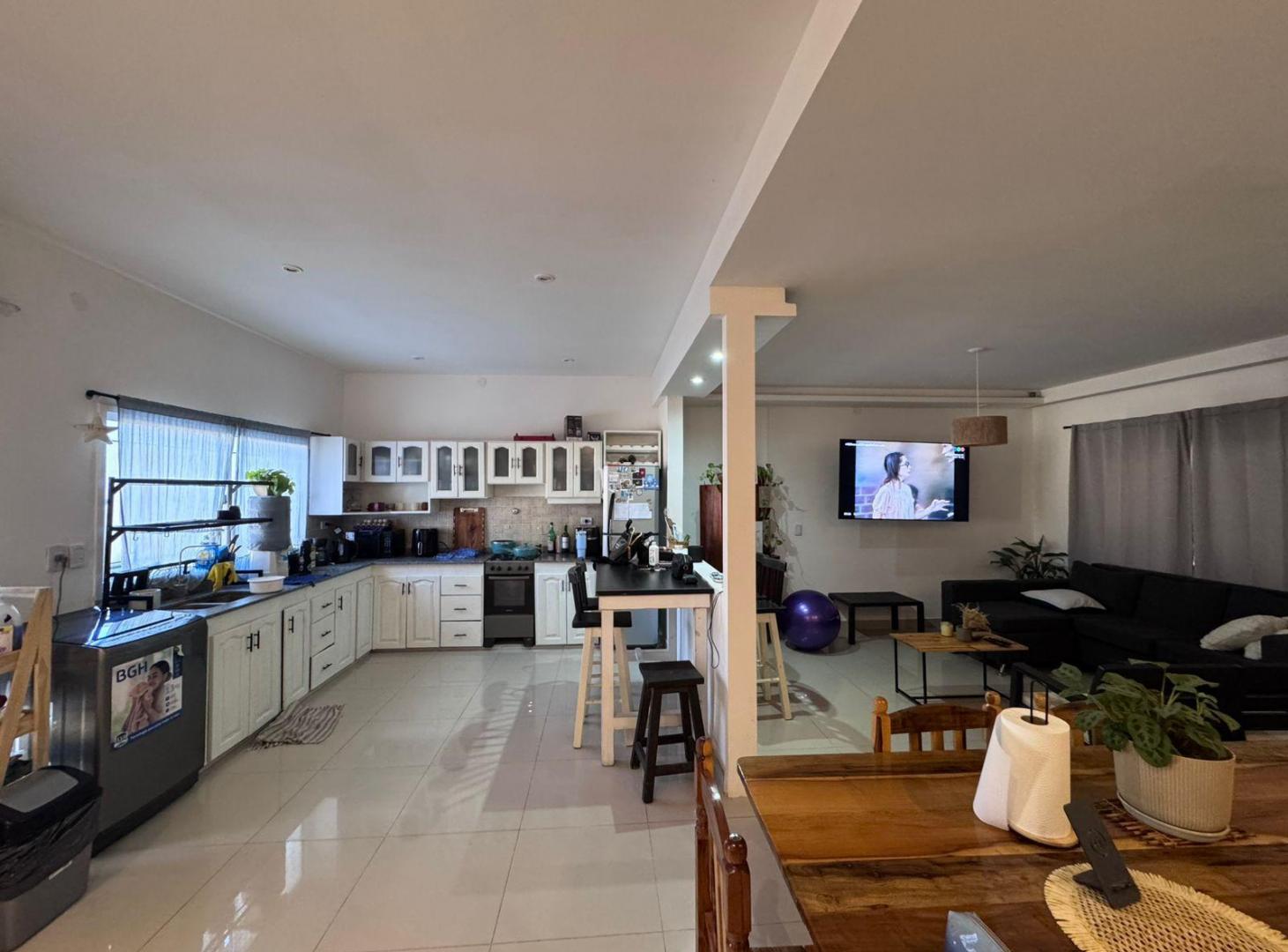 Foto de Venta Casa 4 ambientes Cochera y parque - Jose c paz, imagen 5