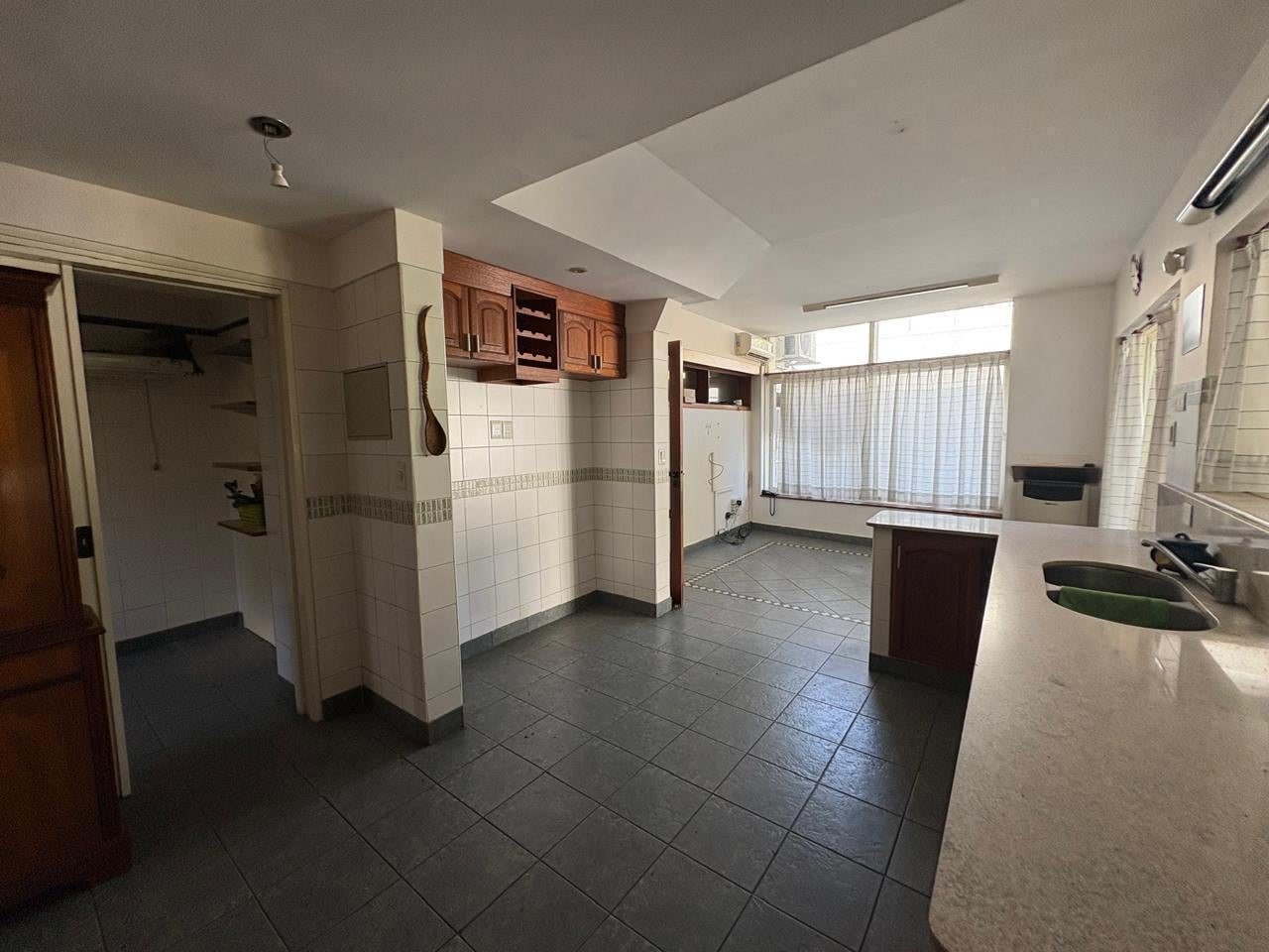 Foto de VENTA CASA 7 AMBIENTES - BELLA VISTA, imagen 2