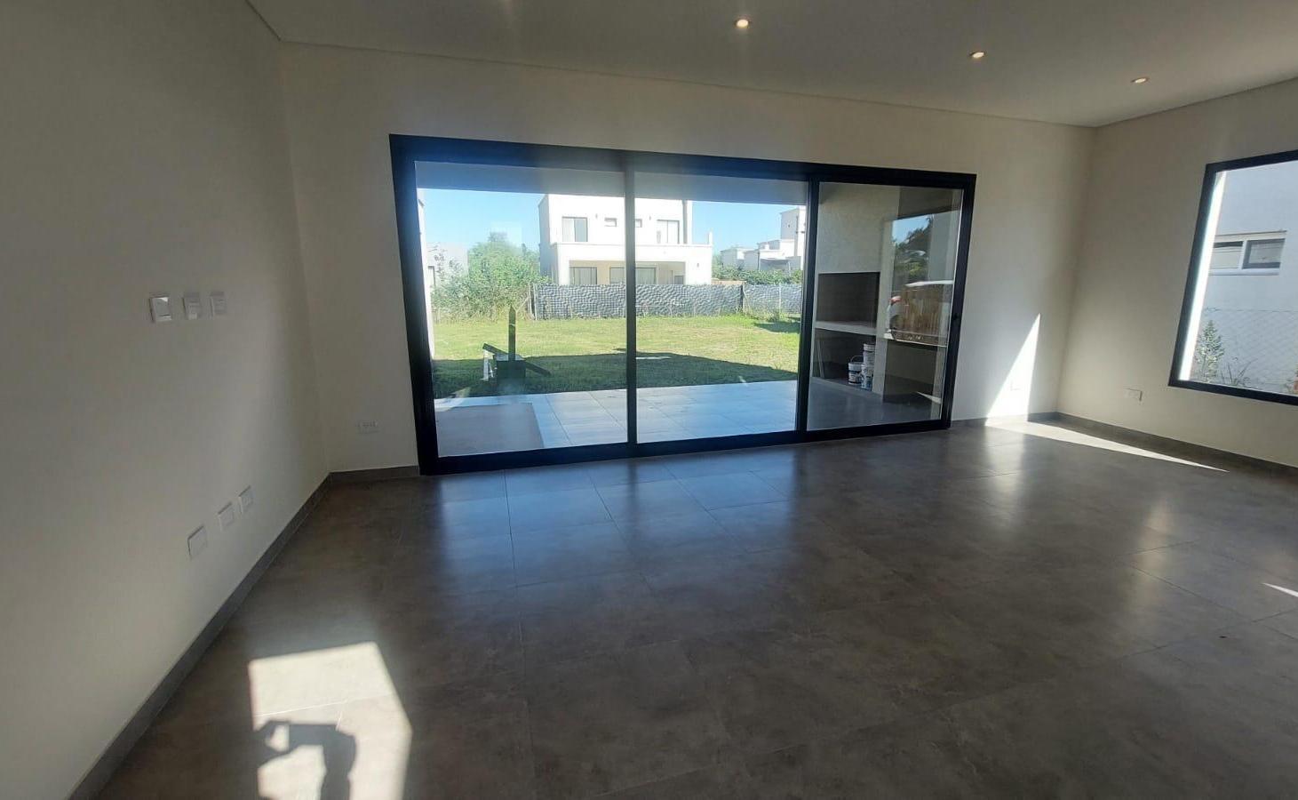 Foto de VENTA CASA 5 AMBIENTES - SANTA EMILIA - PILAR DEL ESTE, imagen 3