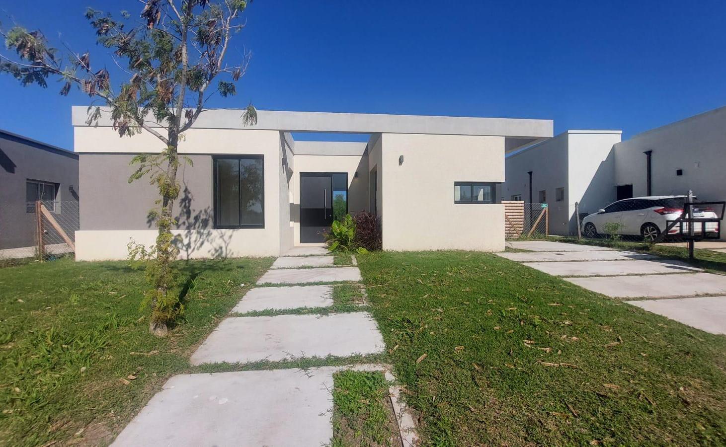Foto de VENTA CASA 5 AMBIENTES - SANTA EMILIA - PILAR DEL ESTE, imagen 2