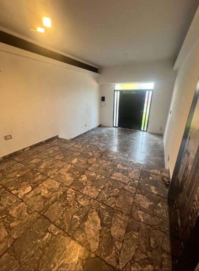 Foto de Venta casa 5 ambientes cochera y pileta - Quilmes Oeste, imagen 3