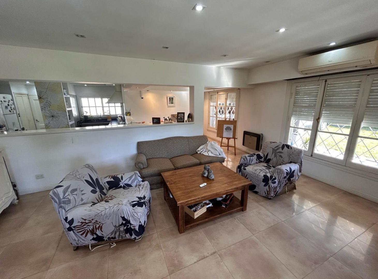 Foto de VENTA CASA 5 AMBIENTES CON PILETA ZONA COMERCIAL - FRANCISCO ALVAREZ, imagen 5