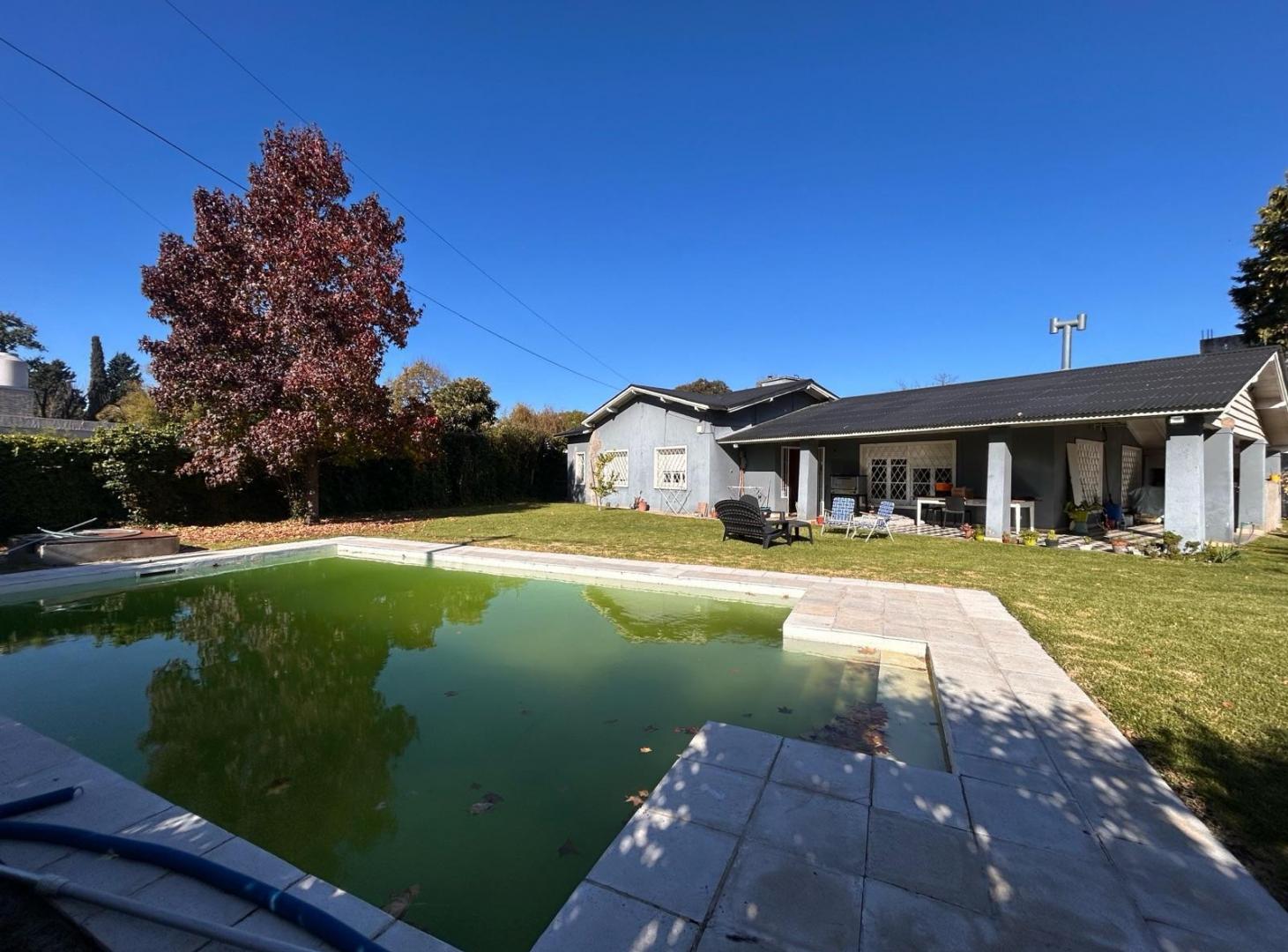 Foto de VENTA CASA 5 AMBIENTES CON PILETA ZONA COMERCIAL - FRANCISCO ALVAREZ, imagen 4