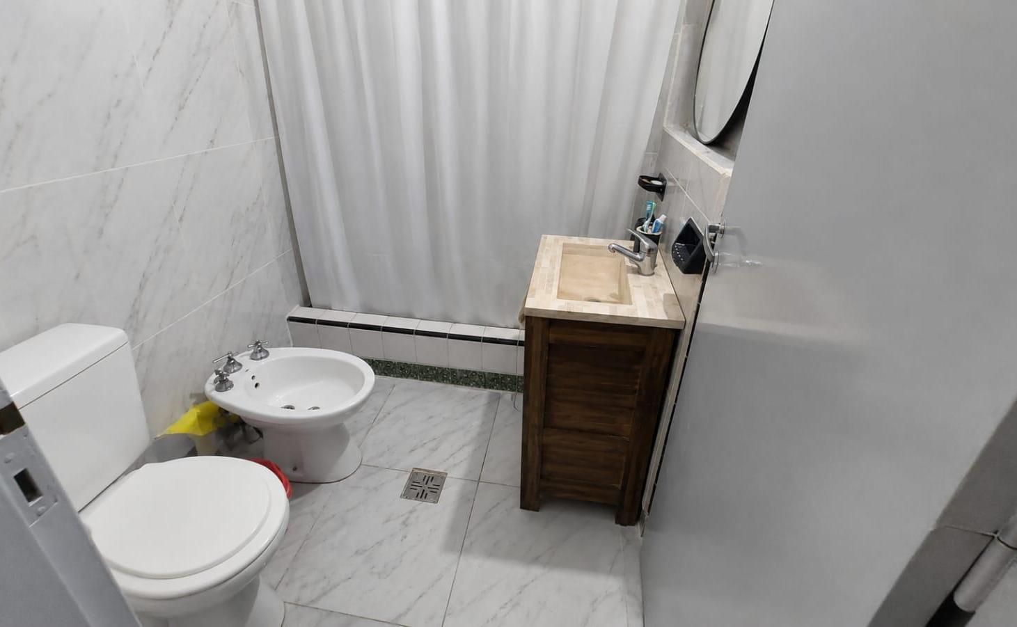 Foto de Venta casa 3 ambientes cochera cubierta y parrilla - Jose c paz, imagen 2