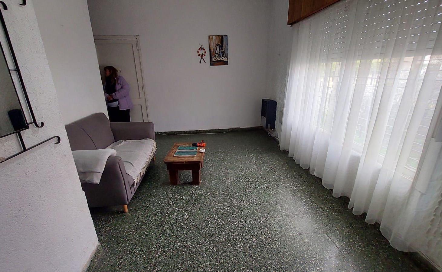 Foto de Venta casa 3 ambientes cochera cubierta y parrilla - Jose c paz, imagen 5